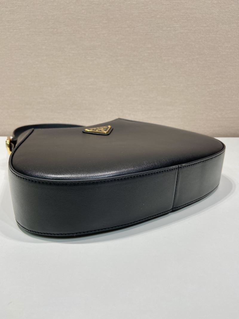 Pra*a cleo bags